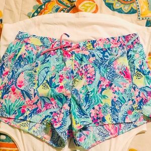 Lilly Pulitzer Run Around Shorts